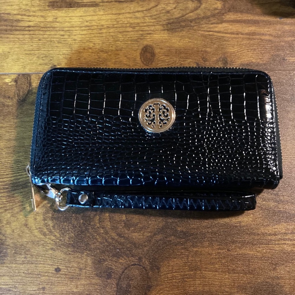 Black Croc Embossed Zip Around Wristlet Wallet Clutch Organizer‎